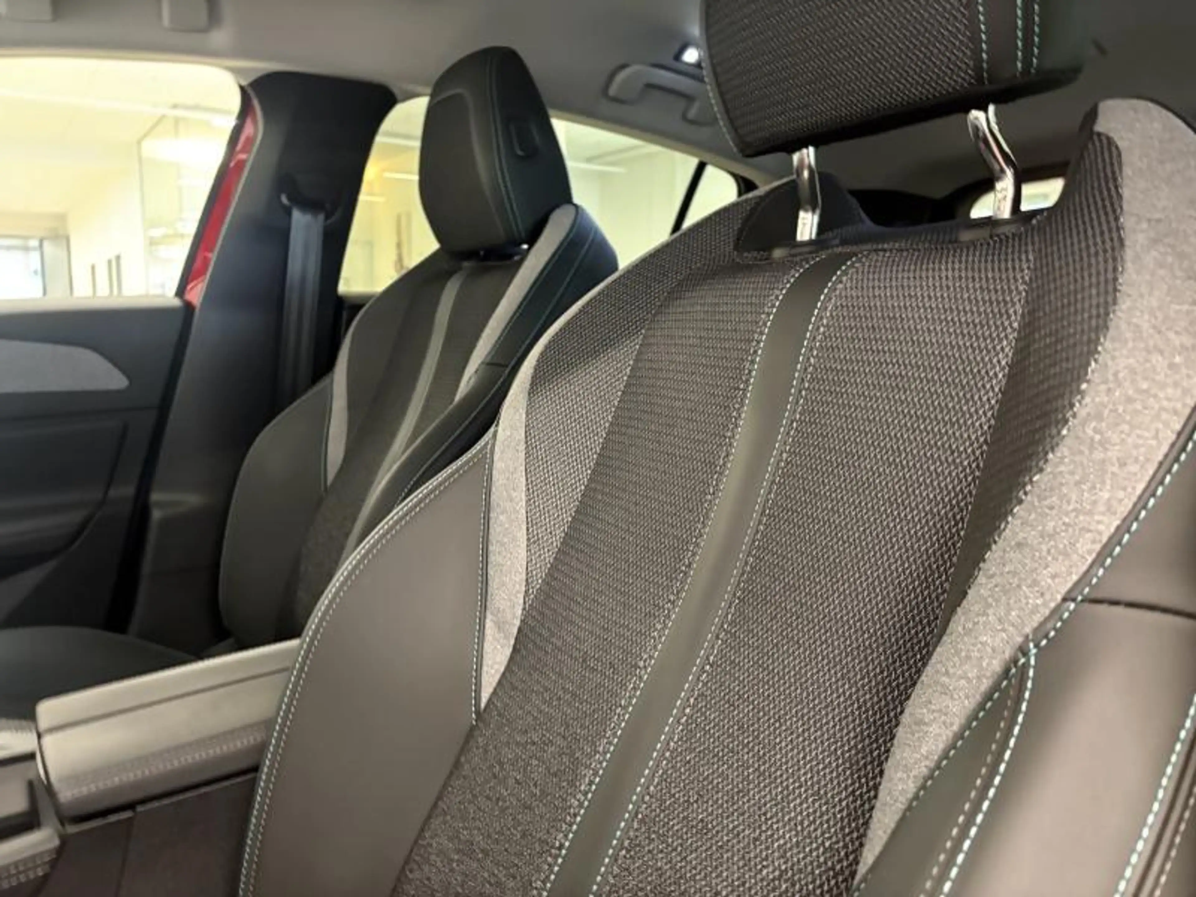 Peugeot 308 ALLURE 1.2 TURBO 130 — photo 10