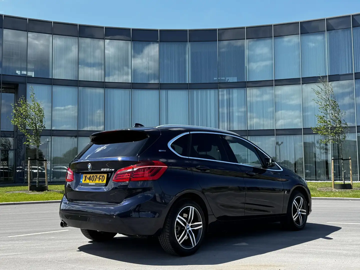 BMW 225 2-serie Active Tourer 225xe iPerformance Executive Blauw - 2