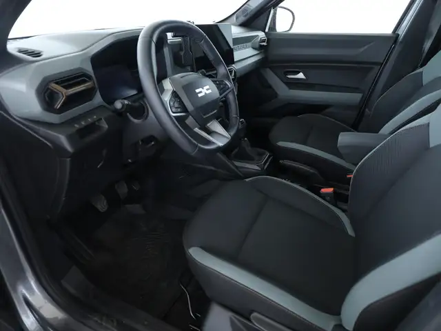 Dacia Duster view 11