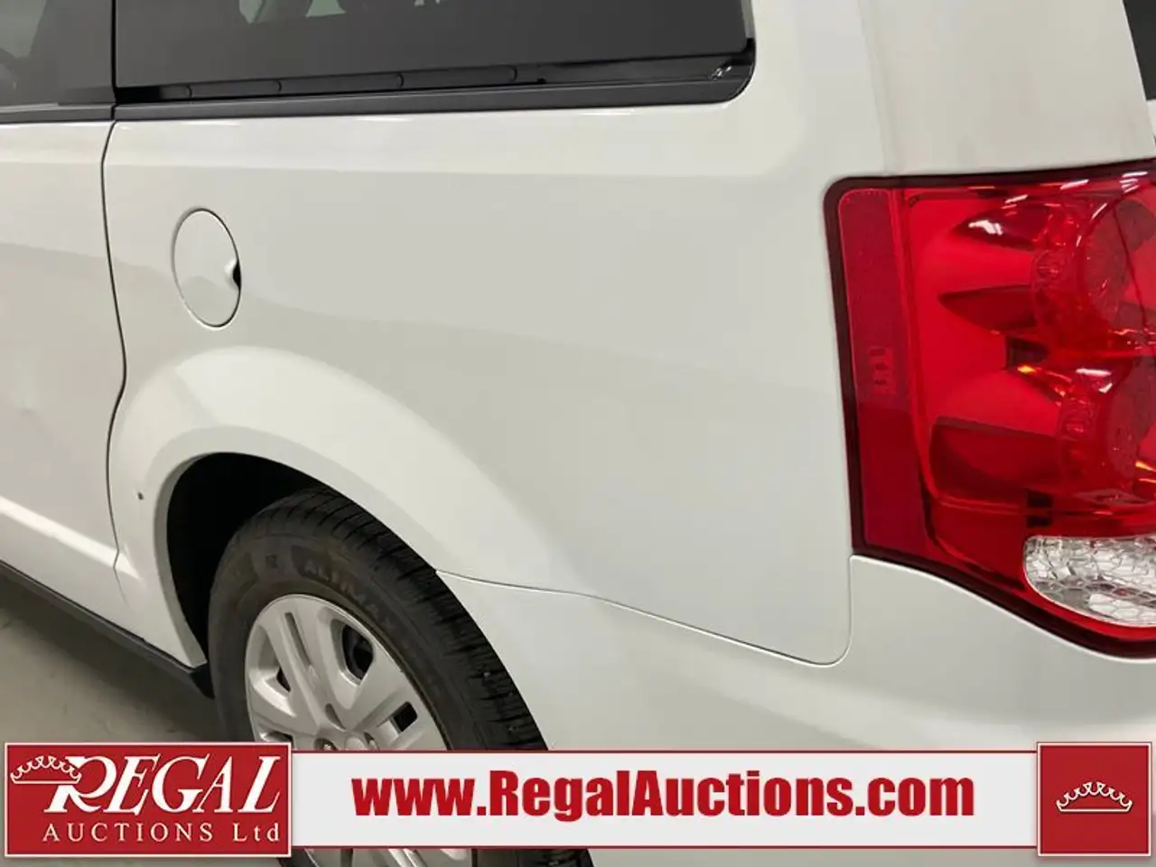 Dodge Grand Caravan снимка Dodge Grand Caravan