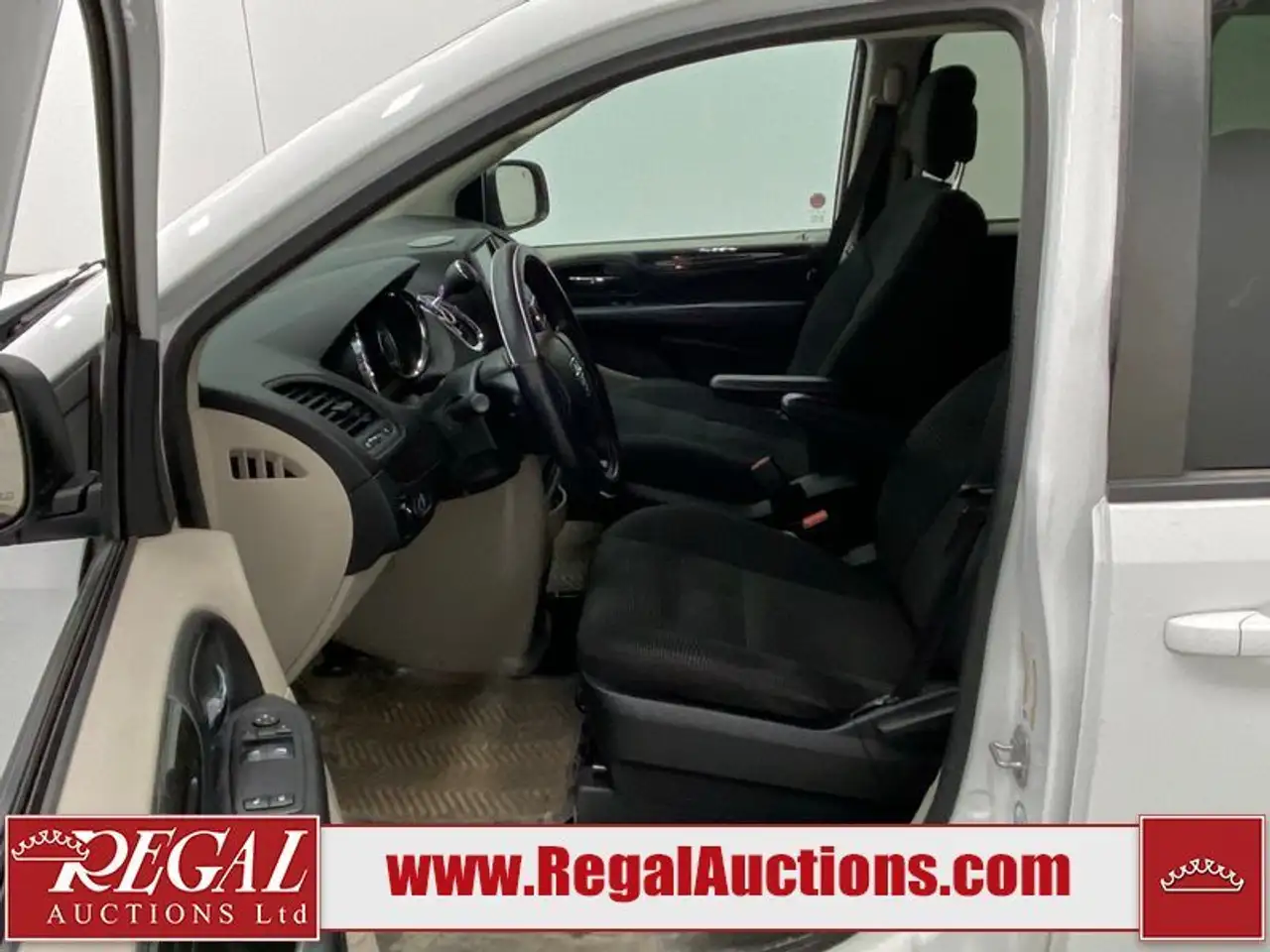 Dodge Grand Caravan снимка Dodge Grand Caravan