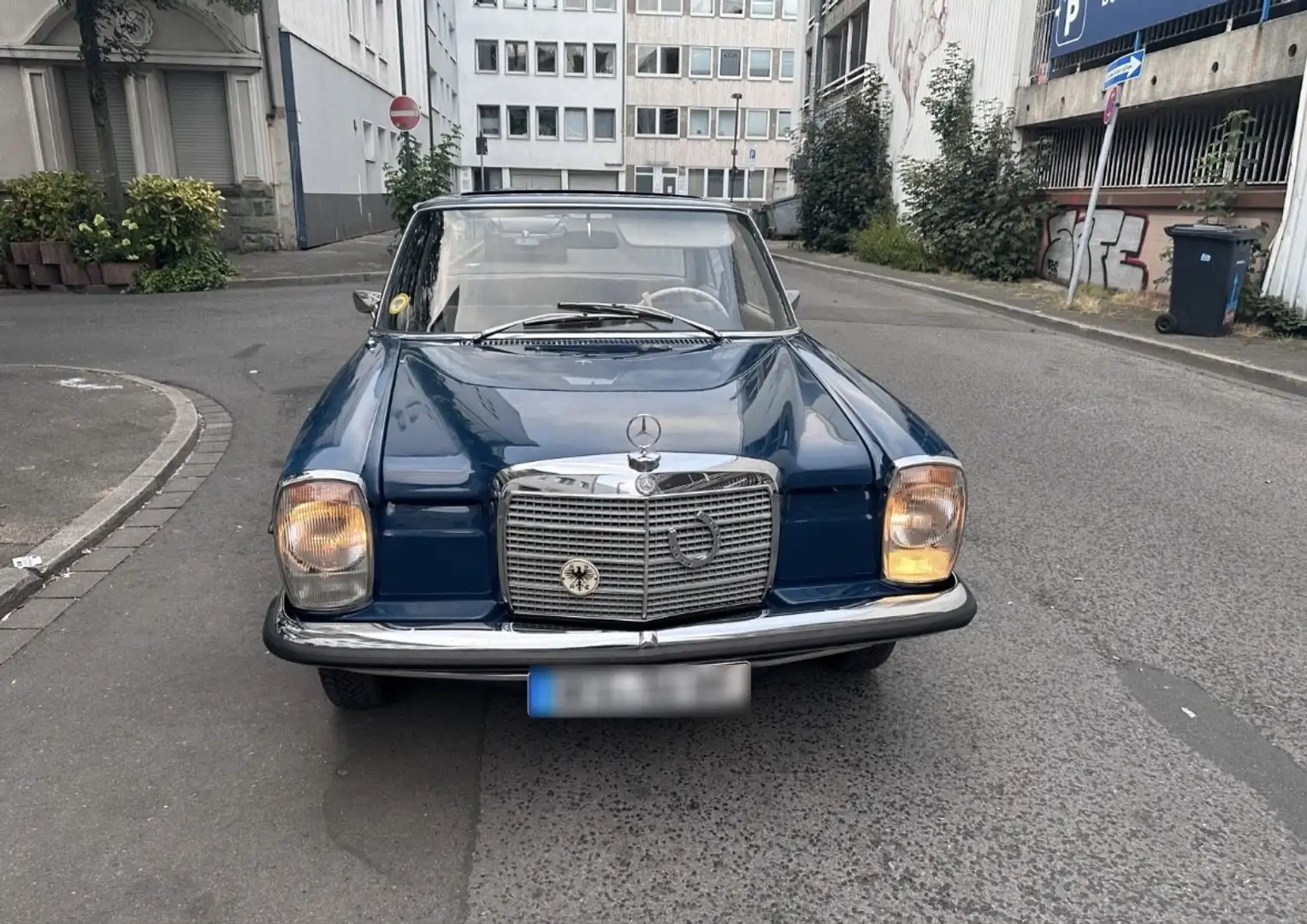 Mercedes-Benz W 114/115 Strich-Acht Originale Ausstattung, Automatik Blau - 1
