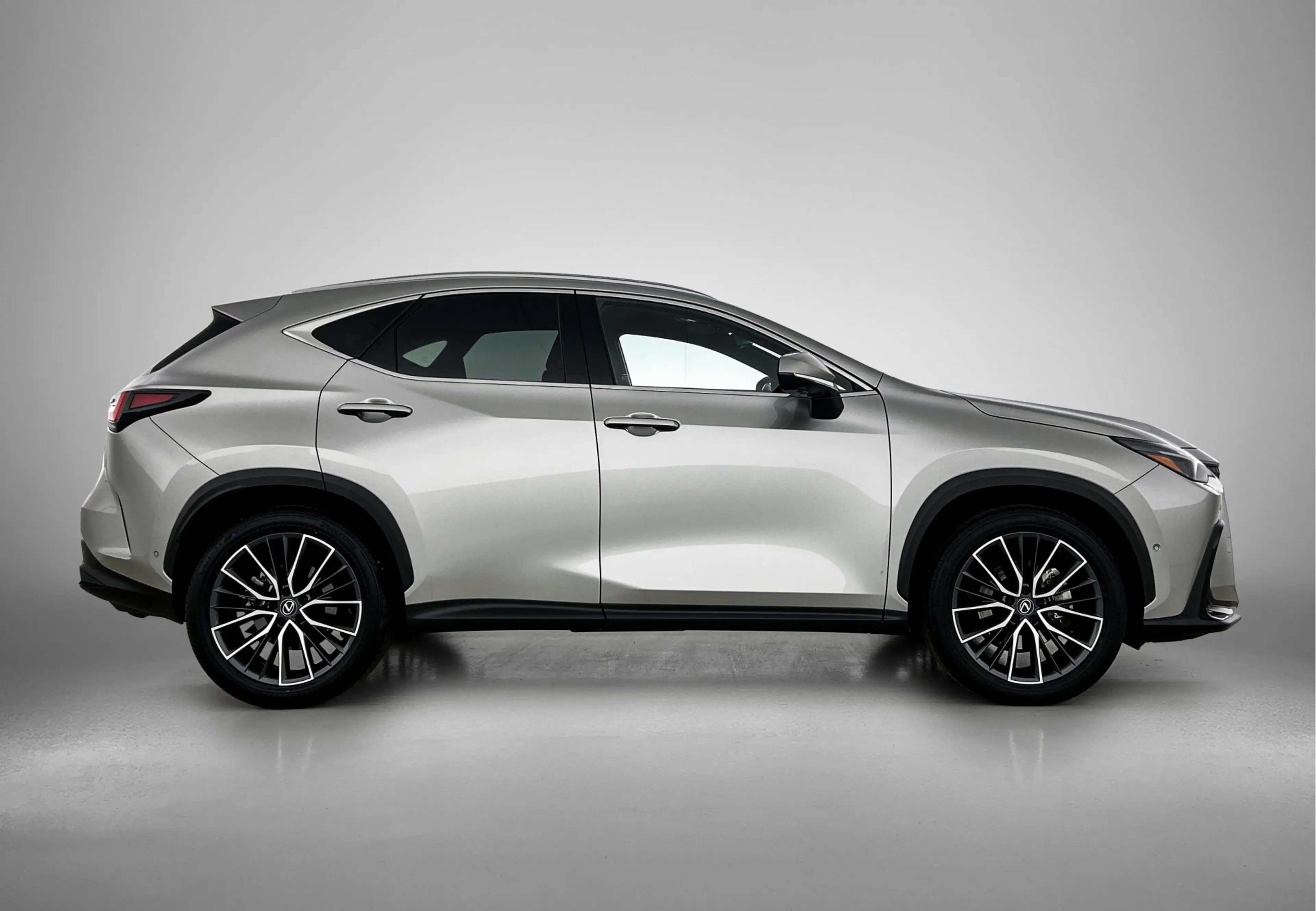 Lexus NX 350h AWD President Line | BTW | Mark Levinson | Rood Le — photo 15