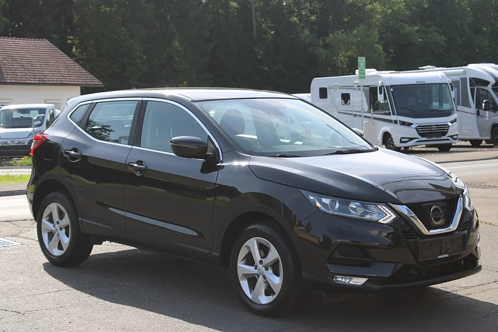 Nissan Qashqai 1,2 DIG-T N-Connecta Xtronic Aut. Schwarz - 1