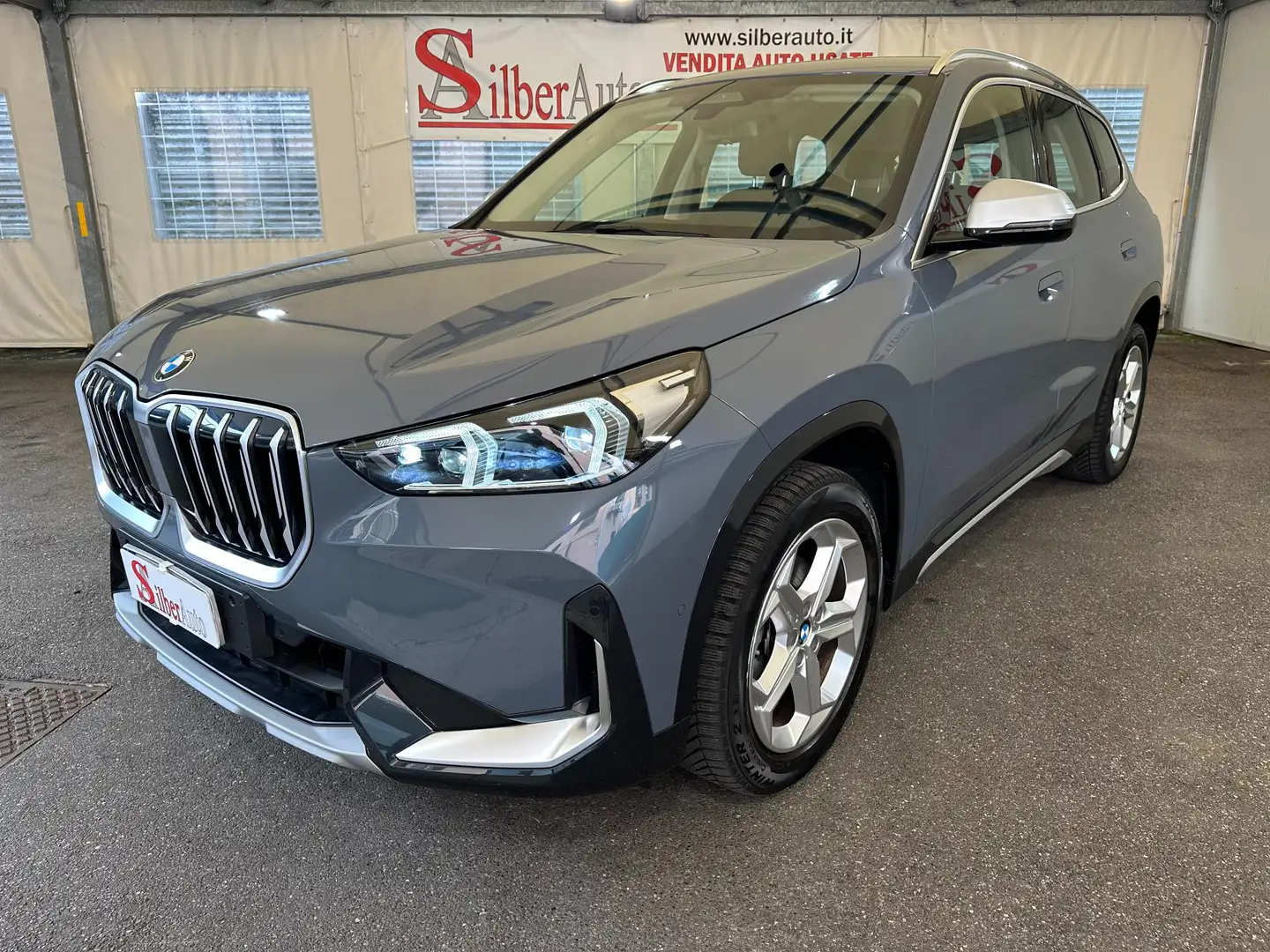 BMW X1 sdrive18i X-Line Edition Signature auto Grigio - 1