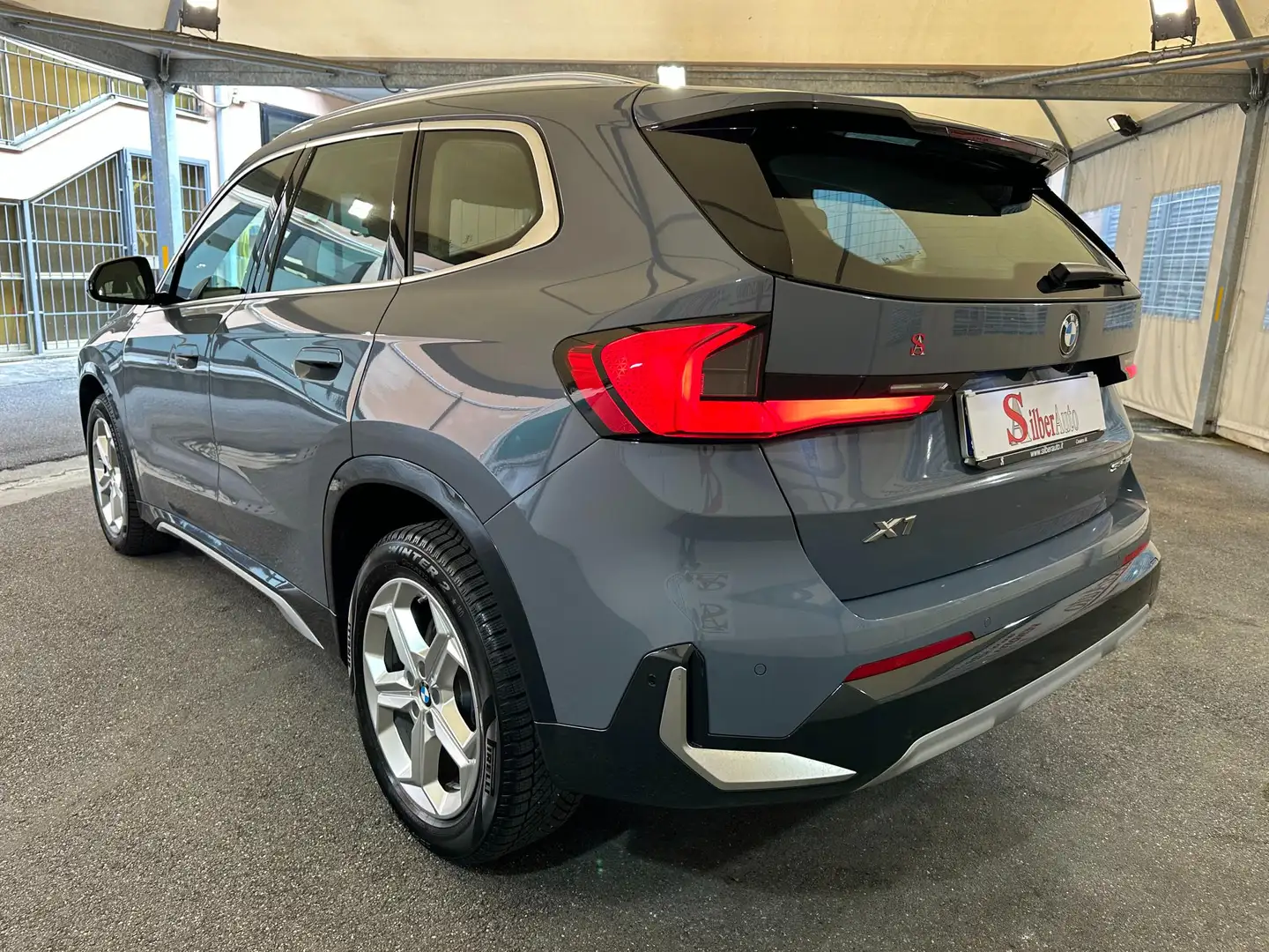 BMW X1 sdrive18i X-Line Edition Signature auto Grigio - 2
