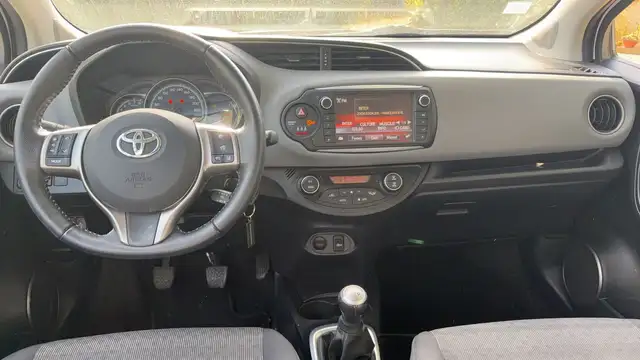 Toyota Yaris view 11