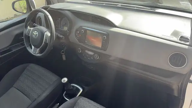 Toyota Yaris view 10