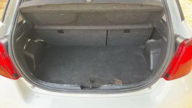 Toyota Yaris view 14