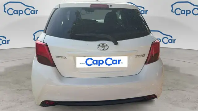 Toyota Yaris view 3