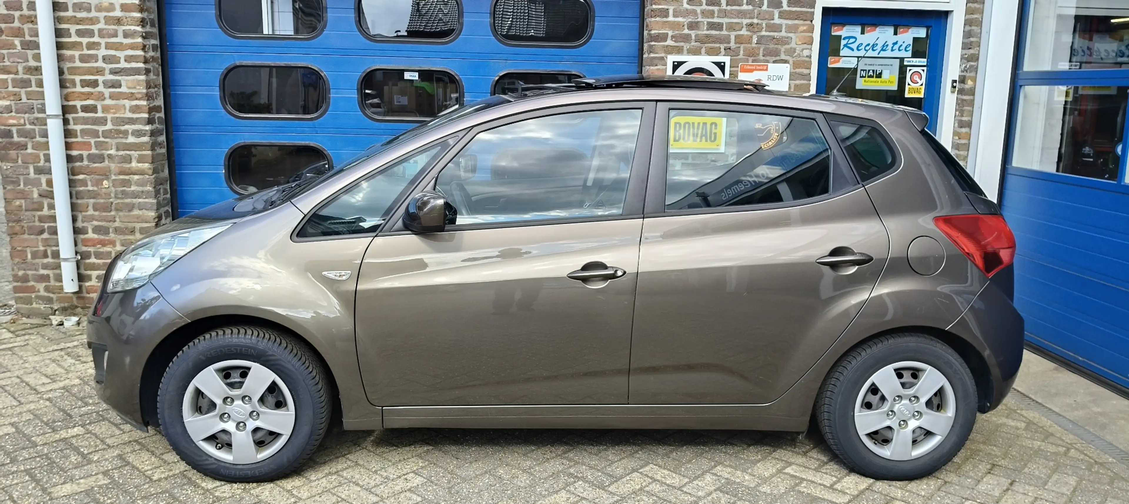 Kia Venga 1.6 CVVT ExecutiveL. — photo 2