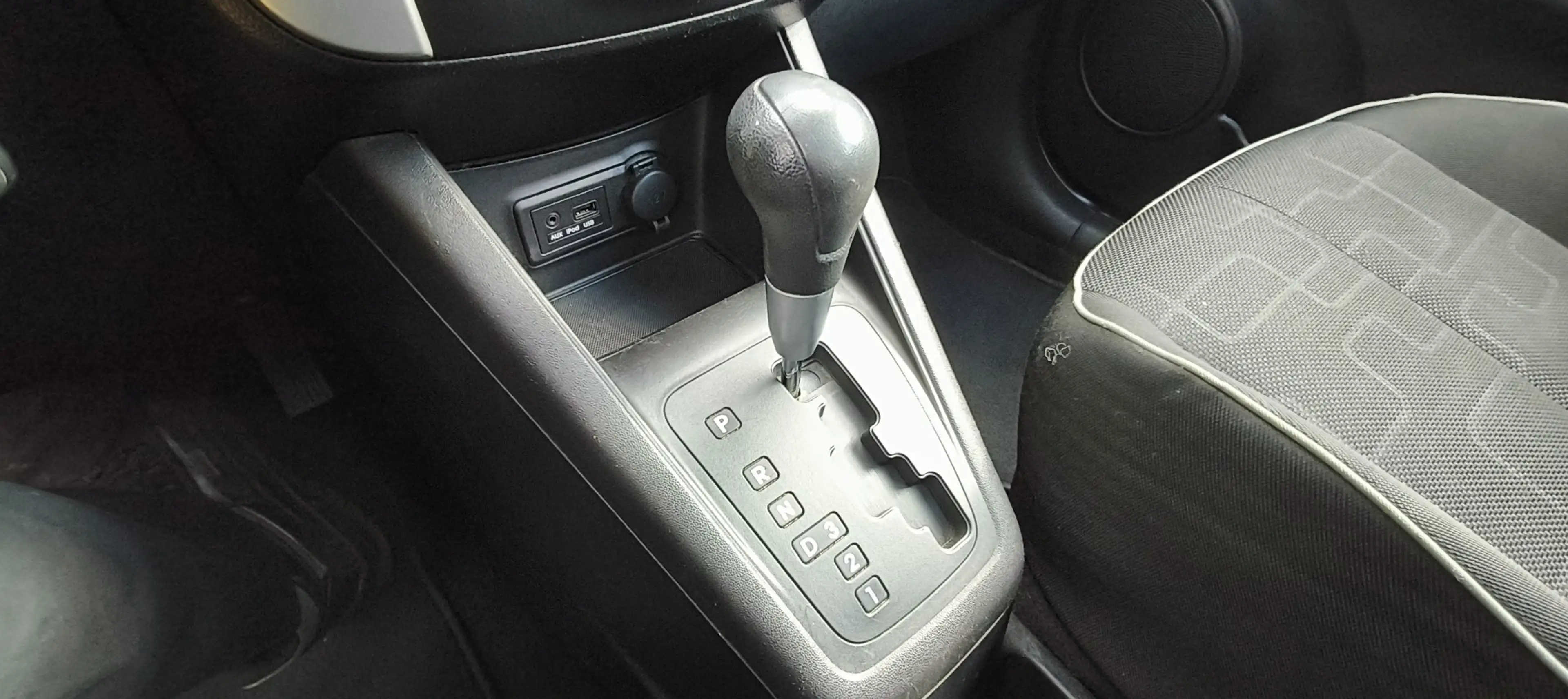 Kia Venga 1.6 CVVT ExecutiveL. — photo 9