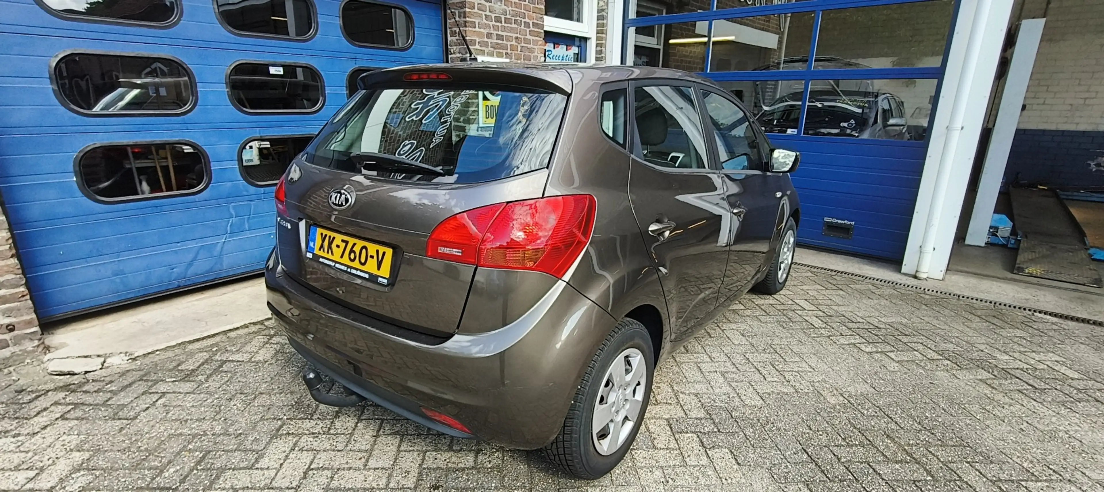 Kia Venga 1.6 CVVT ExecutiveL. — photo 3