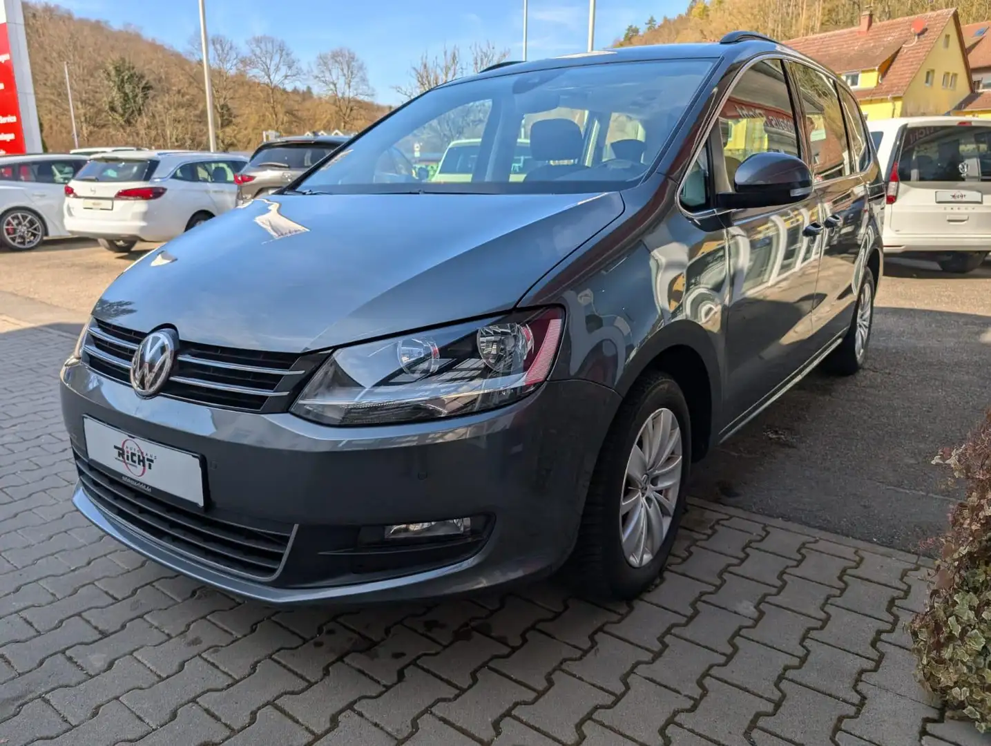 Volkswagen Sharan 1.4TSI Comfortline Navi 7-Sitzer SHZ PDC DAB Grau - 2