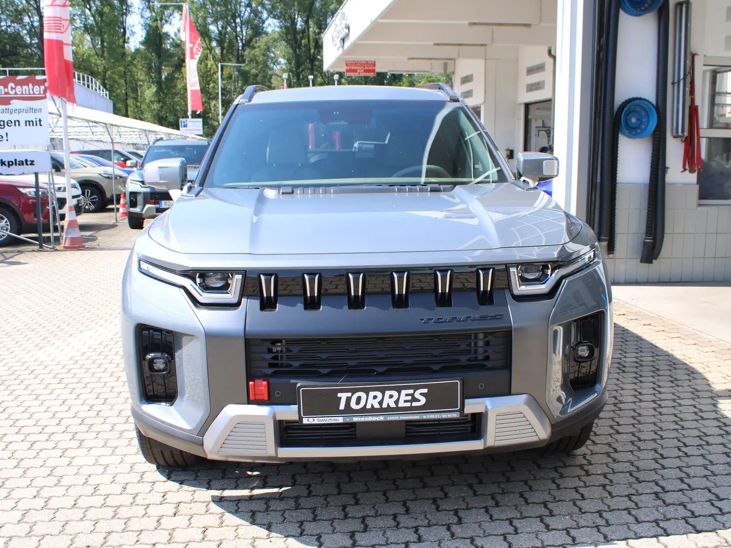 SsangYong Torres SUPERDEAL 1.5P 2WD 6AT Forest Edition Grau - 2
