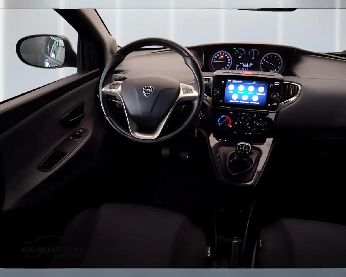 Lancia Ypsilon 2022 — фото 10