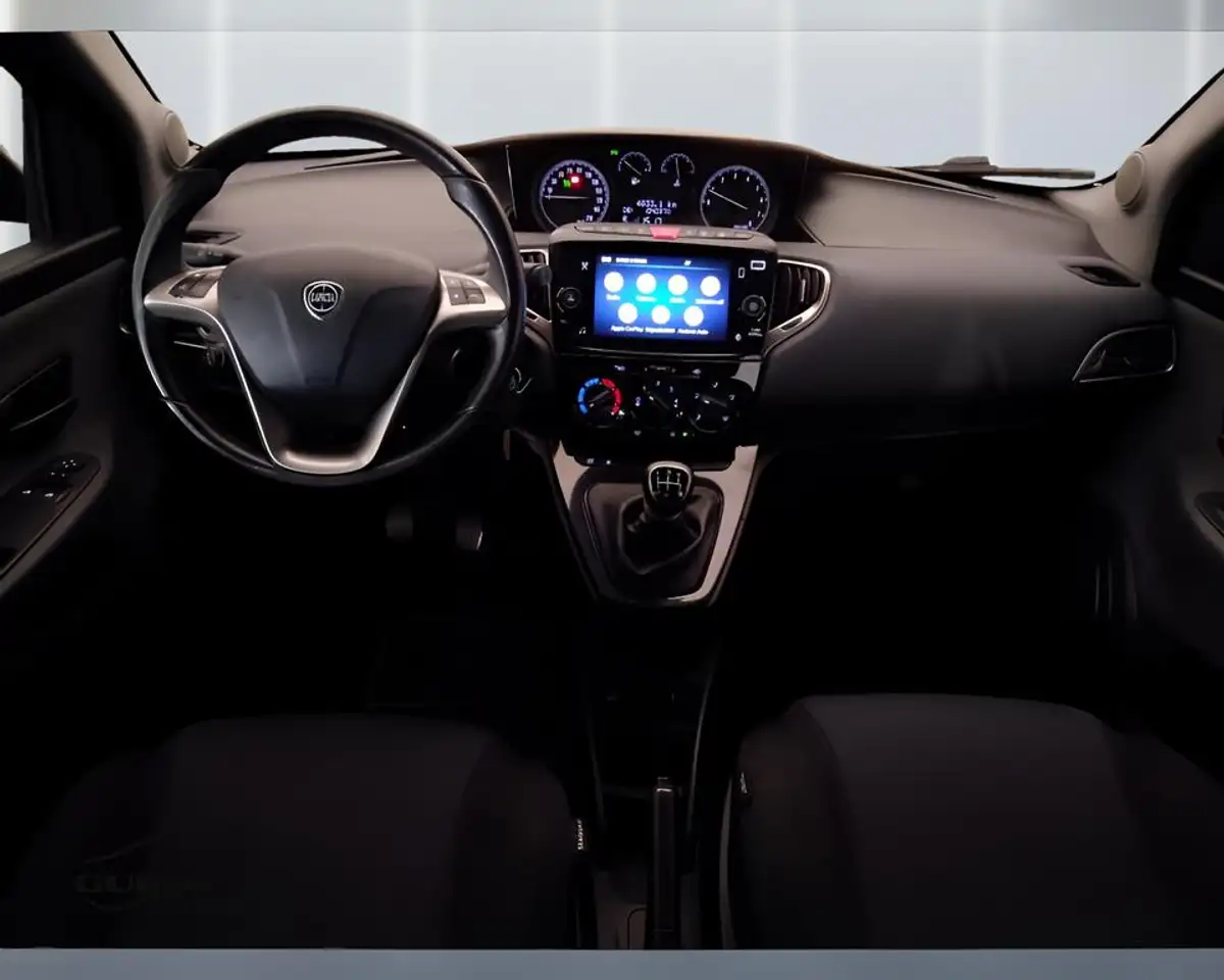 Lancia Ypsilon 2022 — фото 11