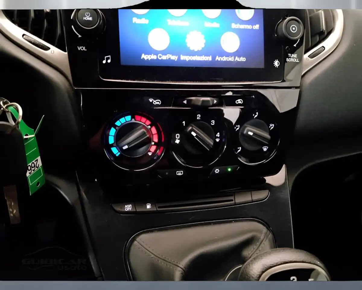 Lancia Ypsilon 2022 — фото 14
