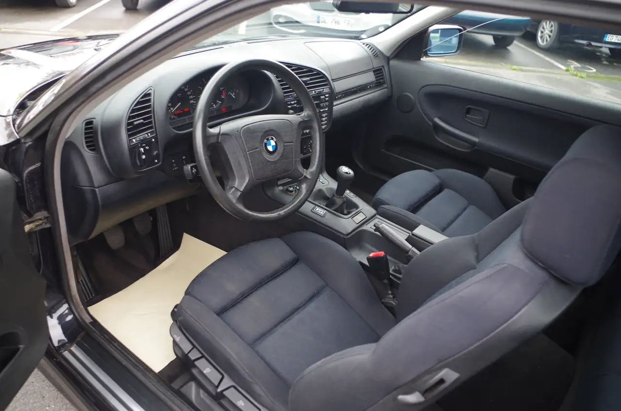 BMW 320i, foto 3