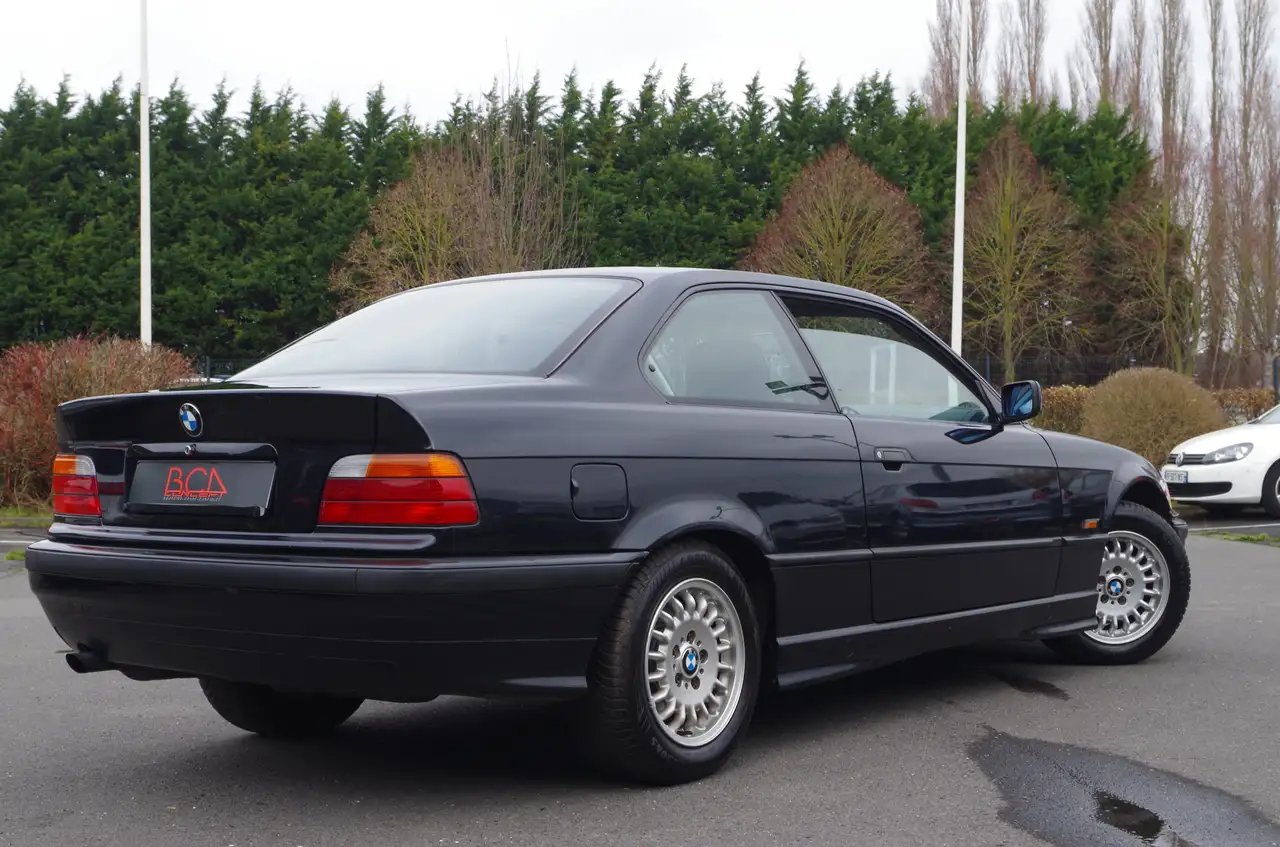 BMW 320i, foto 7