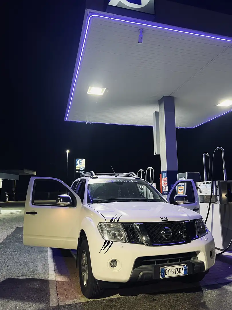 Nissan Navara 2.5 dci d.cab LE - 2