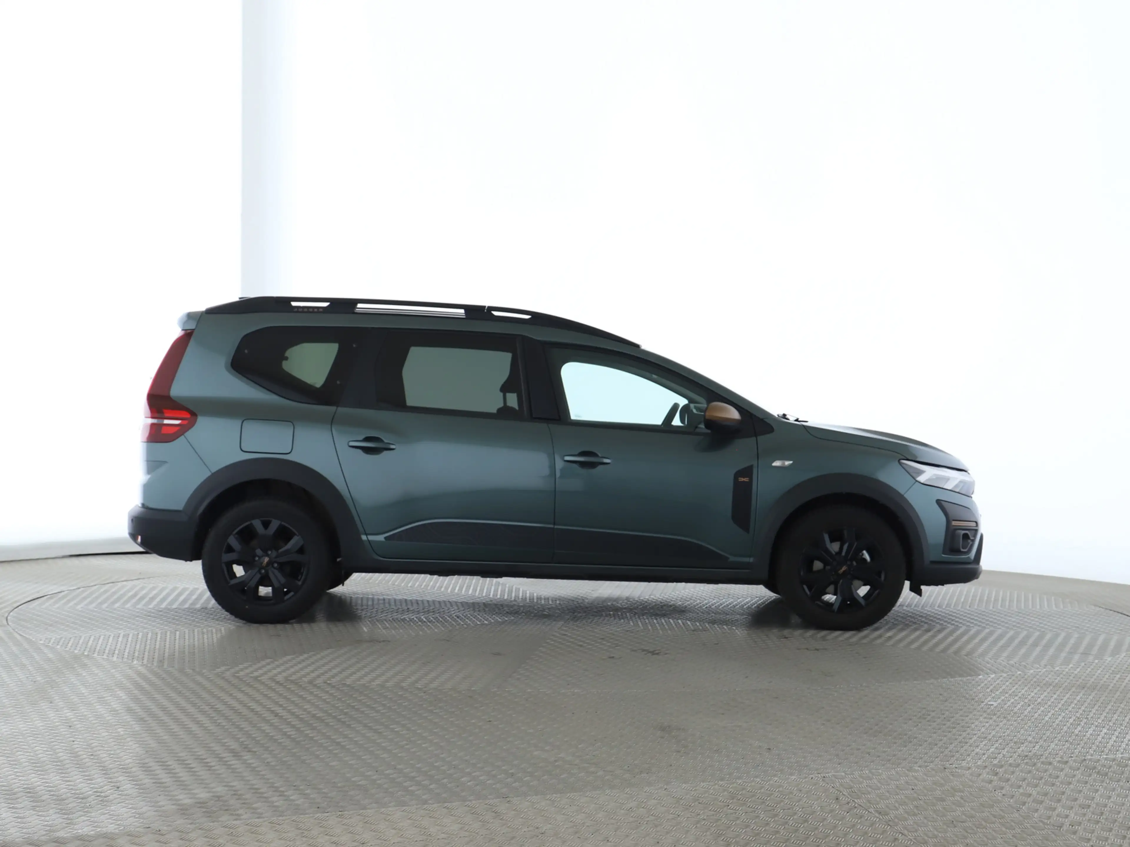 Dacia Jogger Extreme TCe 100 ECO-G 7-Sitzer SHZ PDC BT — photo 8