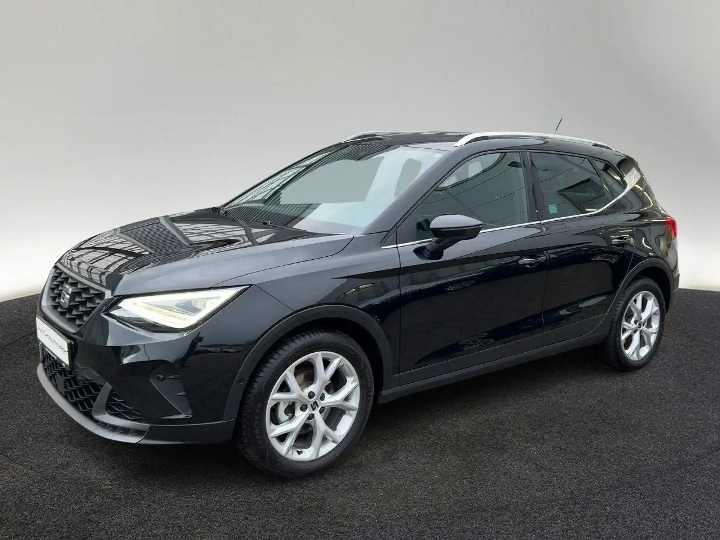 SEAT Arona 1.0 TSI FR DSG LED Navi Sitzheizung Schwarz - 2