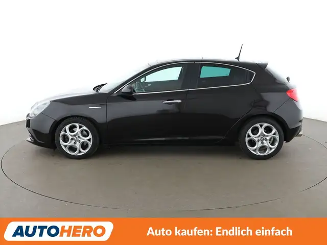 Alfa Romeo Giulietta view 3