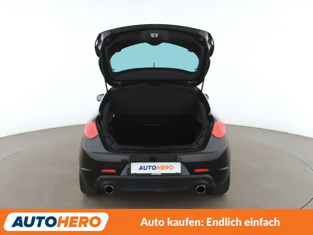 Alfa Romeo Giulietta view 16