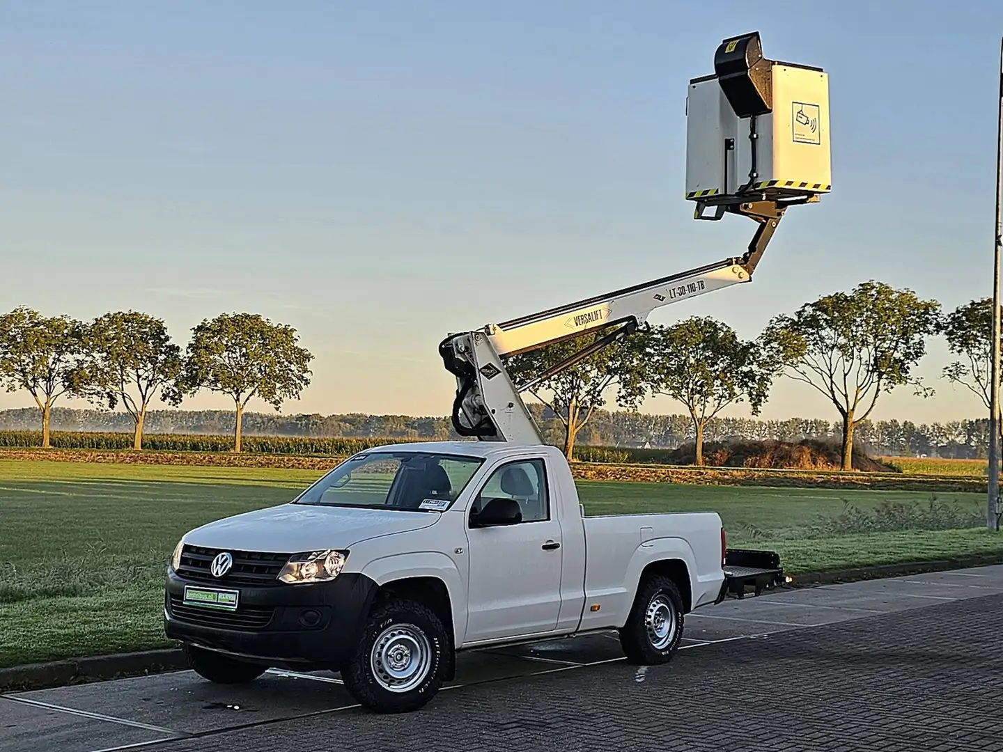 Volkswagen Amarok 2.0 TDI VERSA LIFT 11 MTR Wit - 2