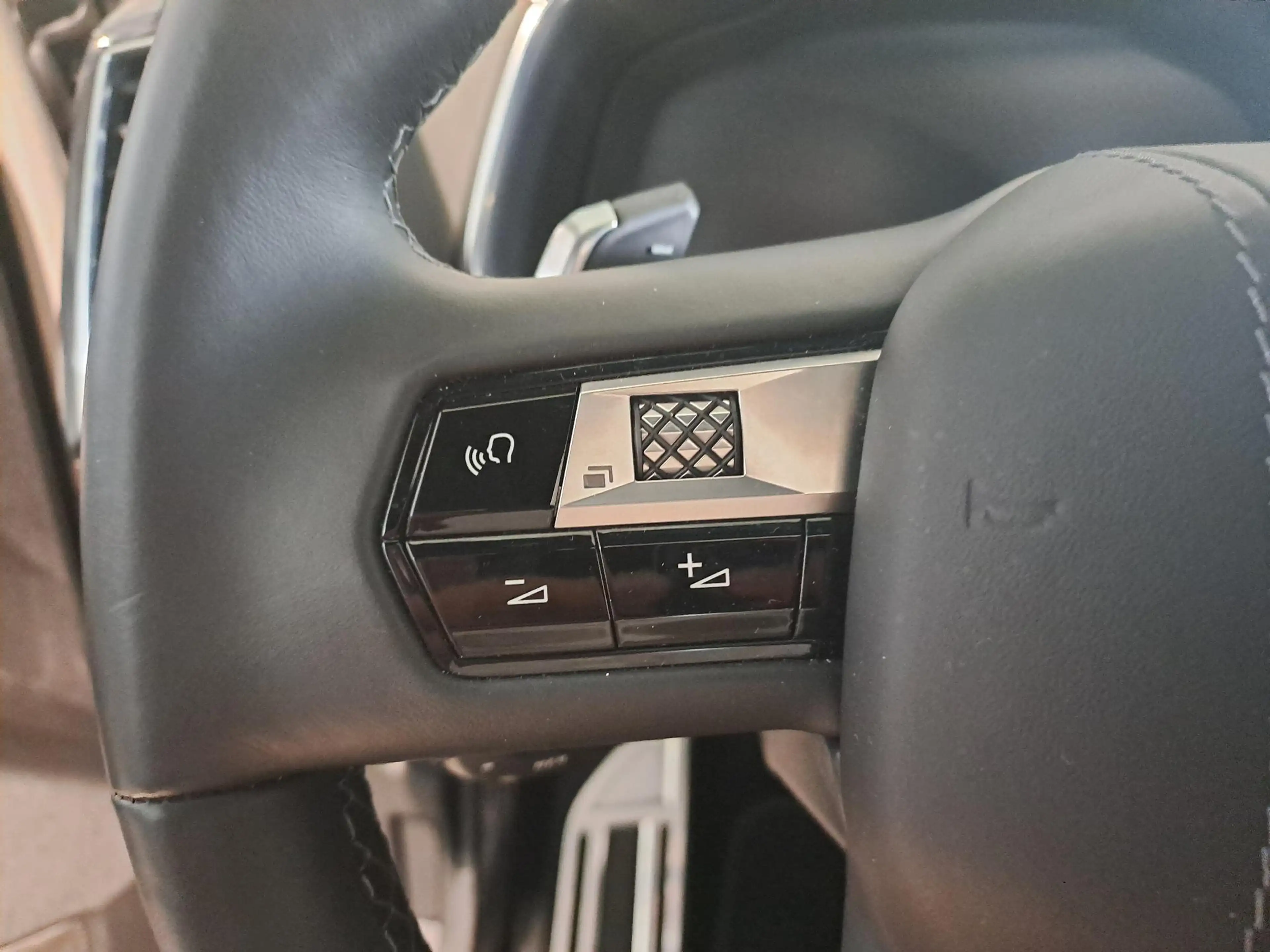 DS Automobiles DS 7 1.6 PHEV 300 4x4 Etoile — photo 10