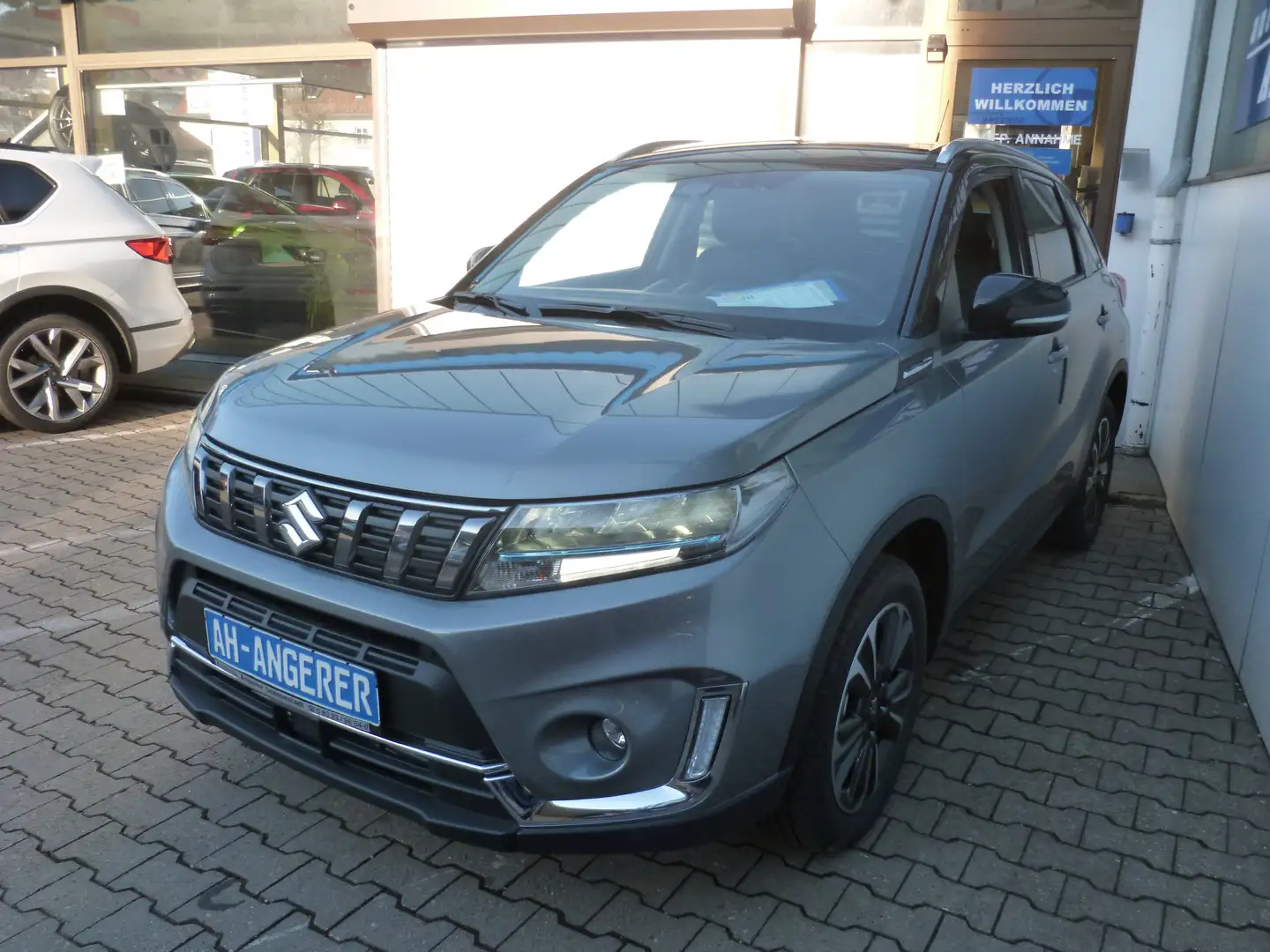 Suzuki Vitara 1.4 Comfort Plus KAMERA, ALCANTARA, ACC, NAVI, LED Grau - 2