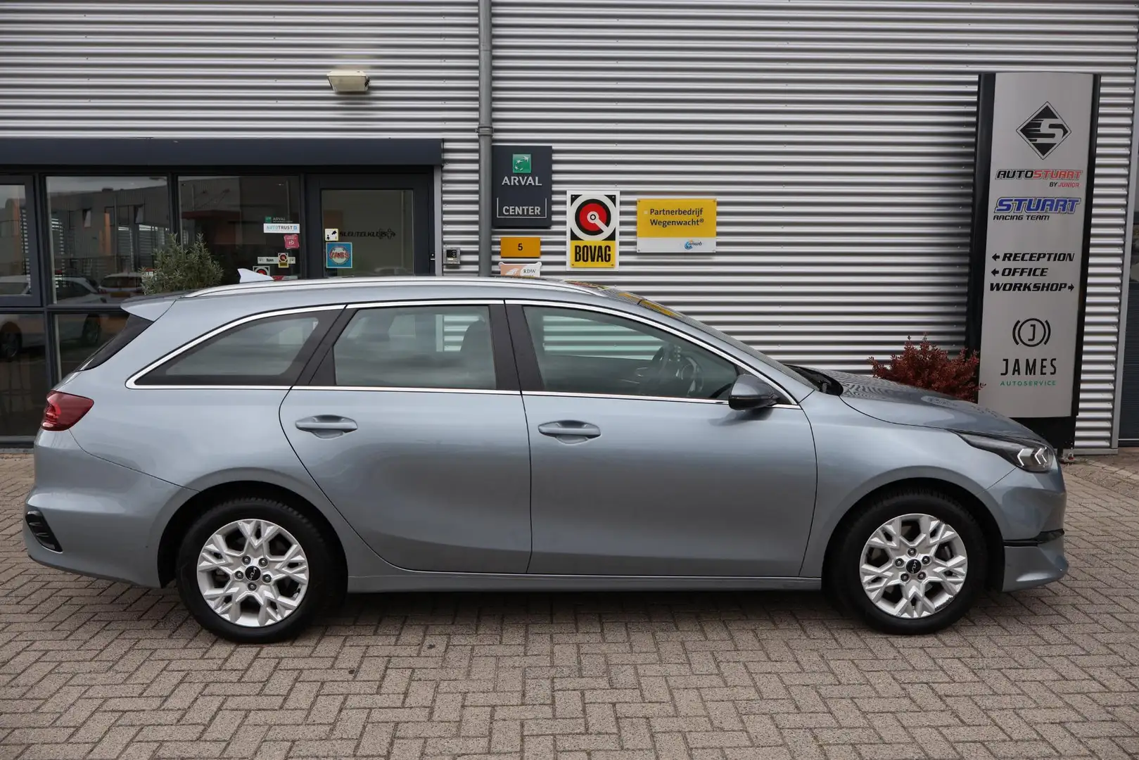 Kia Ceed SW / cee'd SW Sportswagon 1.0 T-GDi MHEV DynamicLine 1e Eigenaar Gris - 2