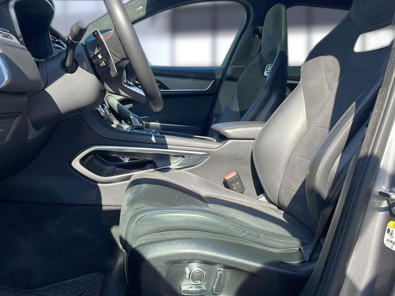 Jaguar F-Pace P550 AWD SVR — photo 10