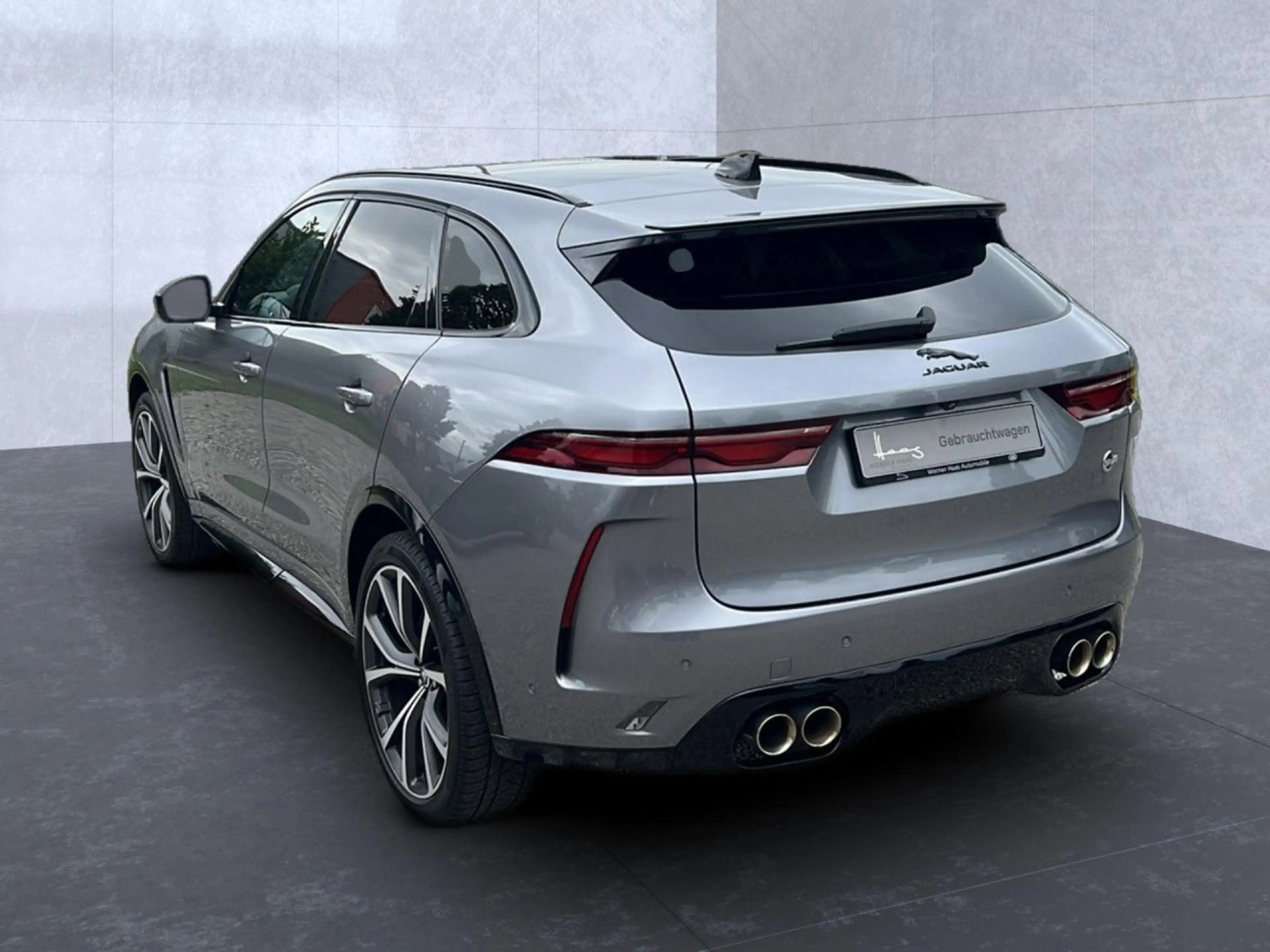 Jaguar F-Pace P550 AWD SVR — photo 2