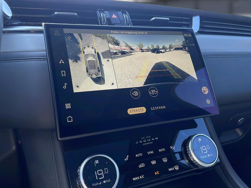 Jaguar F-Pace P550 AWD SVR — photo 14