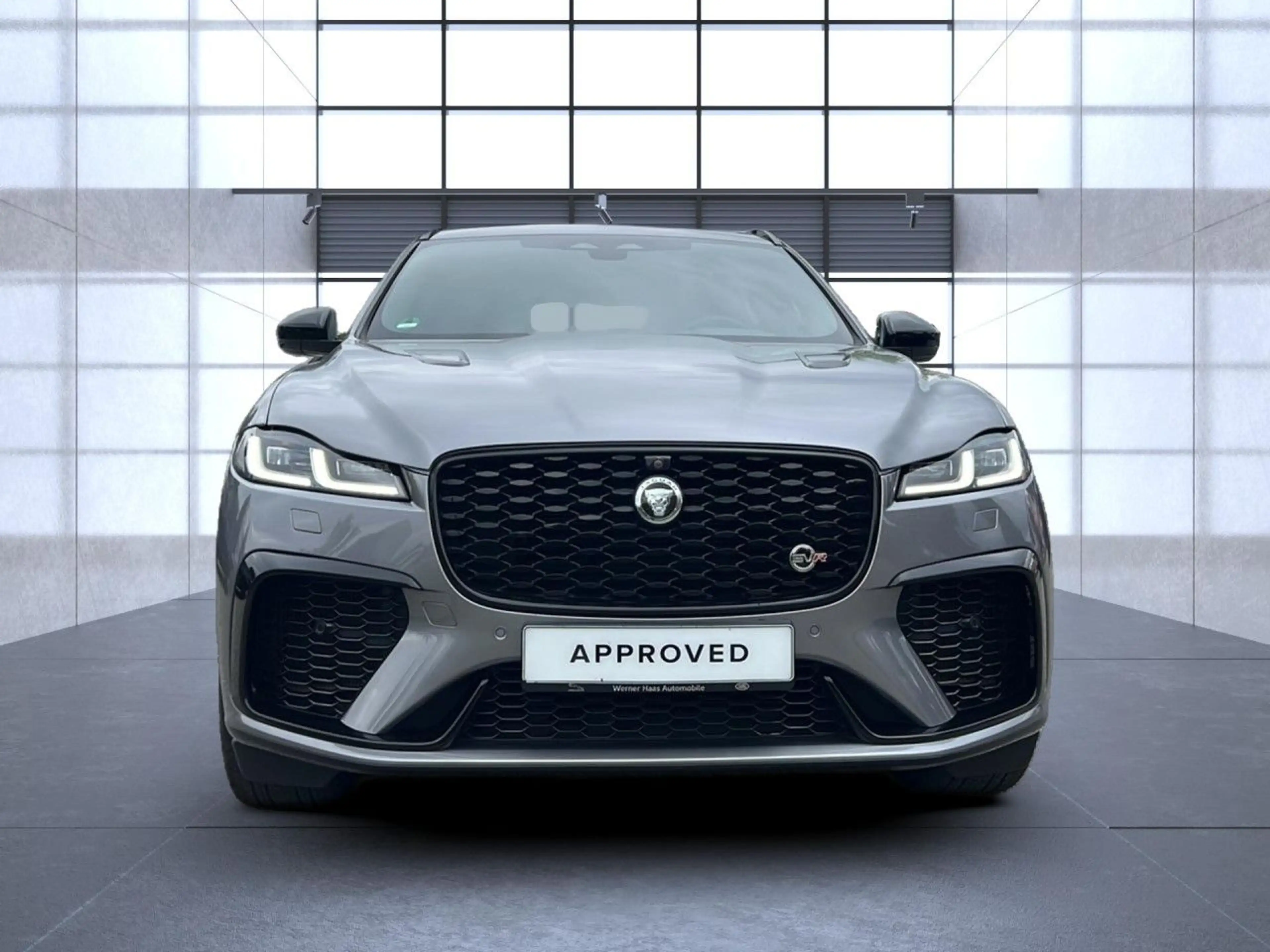 Jaguar F-Pace P550 AWD SVR — photo 5