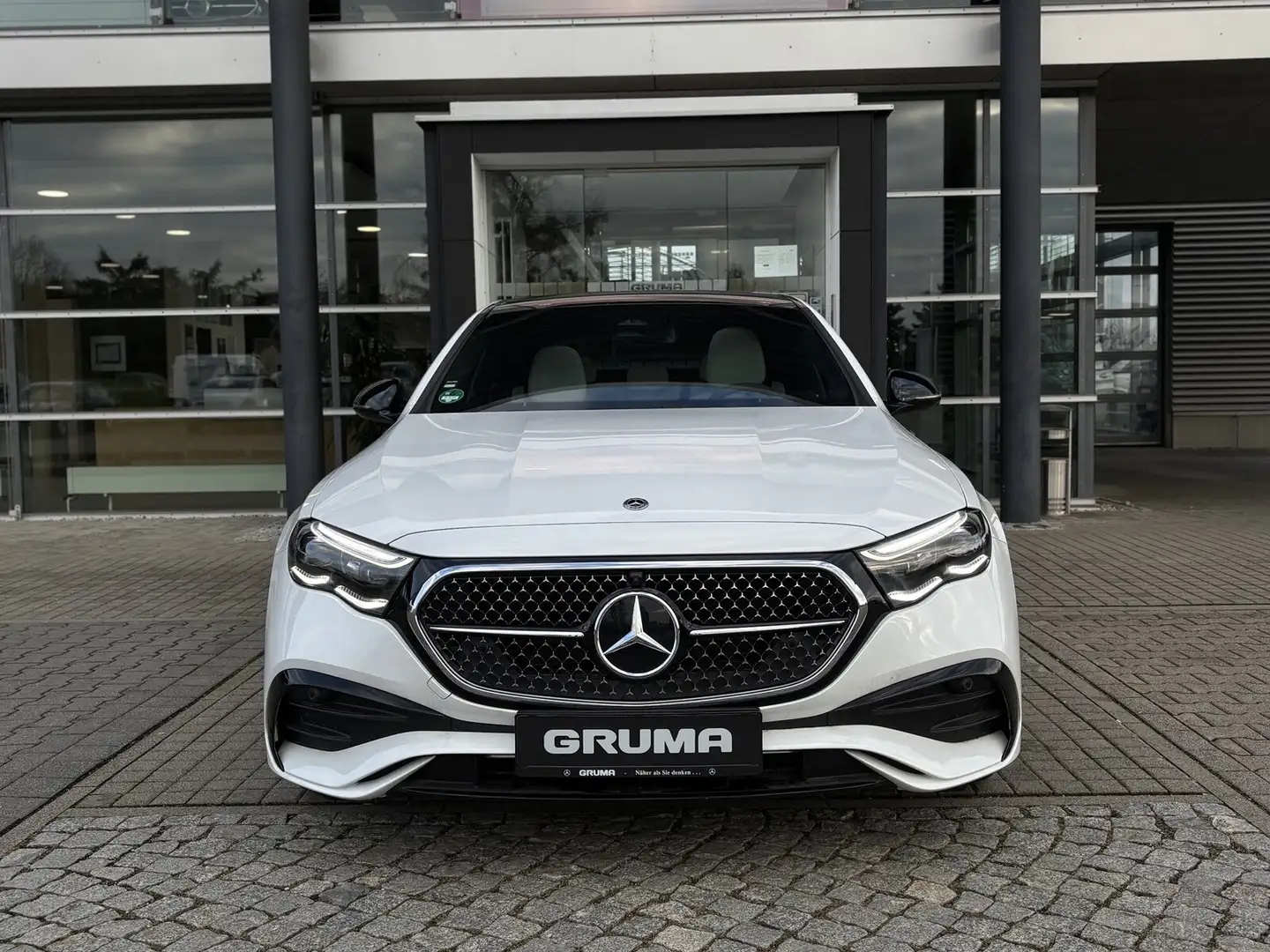 Mercedes-Benz E 200 E 200 AMG+Night+Distronic+Pano+DigitalLight+360° Blanc - 2