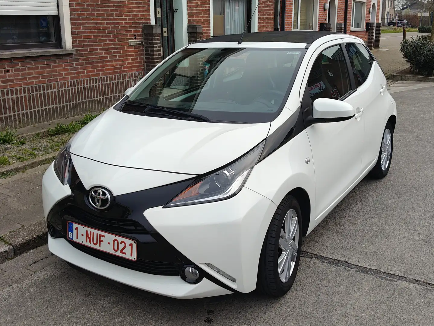 Toyota Aygo Blanc - 1
