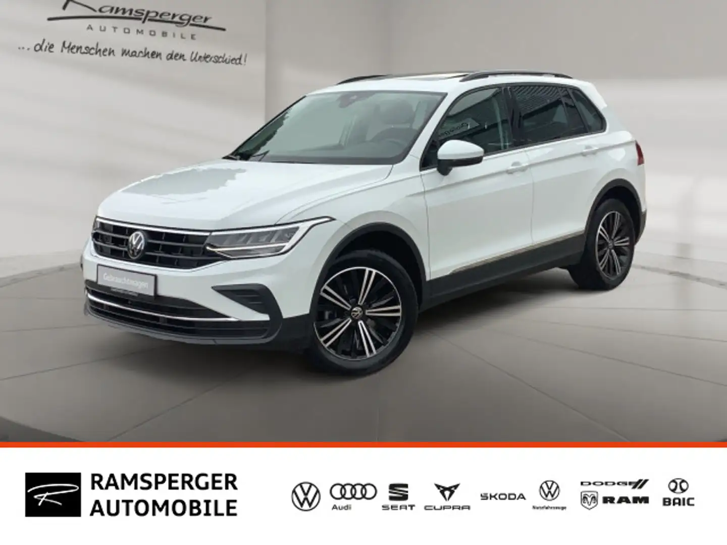 Volkswagen Tiguan 1.5 TSI DSG ACC LED Navi Pano SHZ PDC Weiß - 1