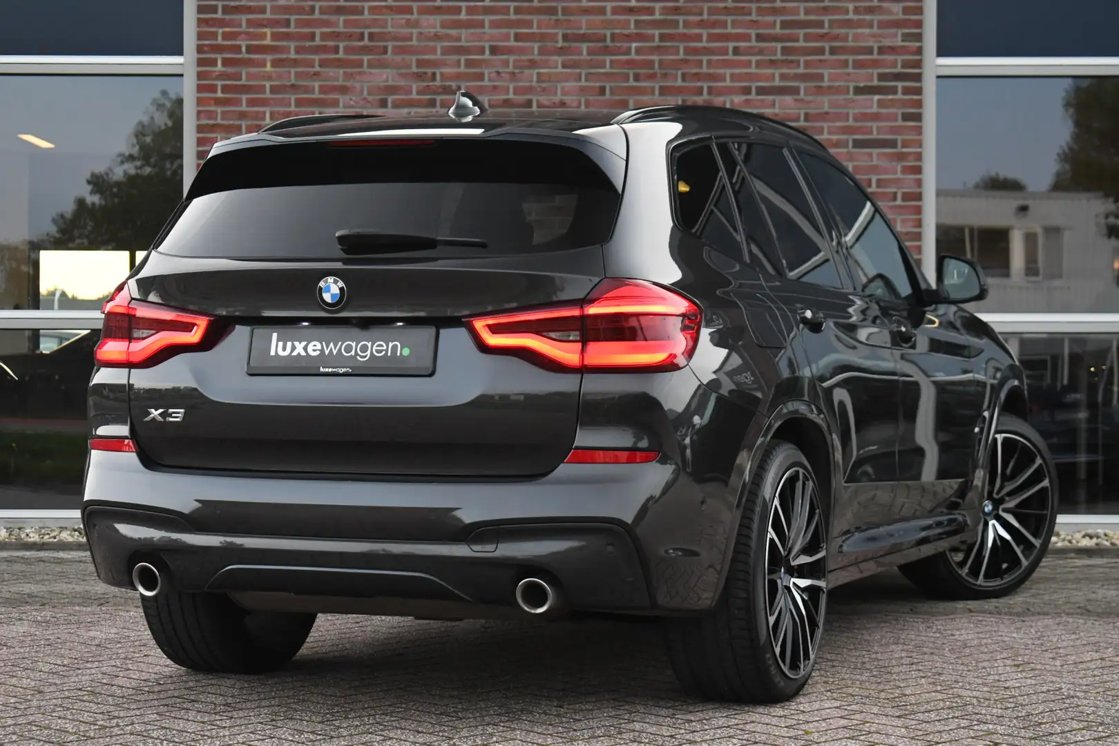 BMW X3 xDrive30e 292pk M-Sport Pano M-zetels ACC 360 HUD Grijs - 2