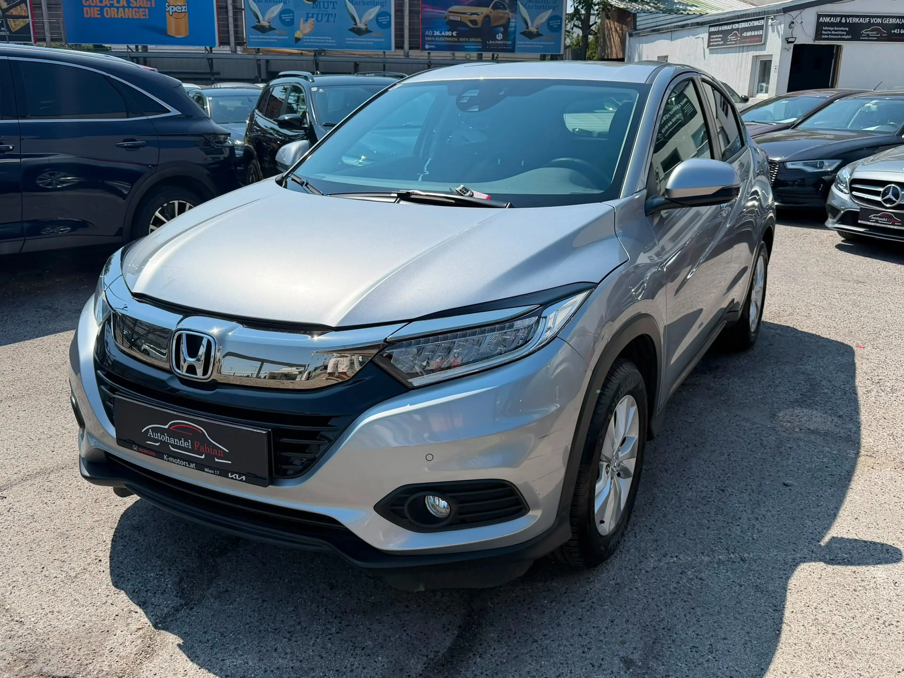 Honda HR-V 1,5 i-VTEC Elegance mit ParkhilfeVorne Navi LED