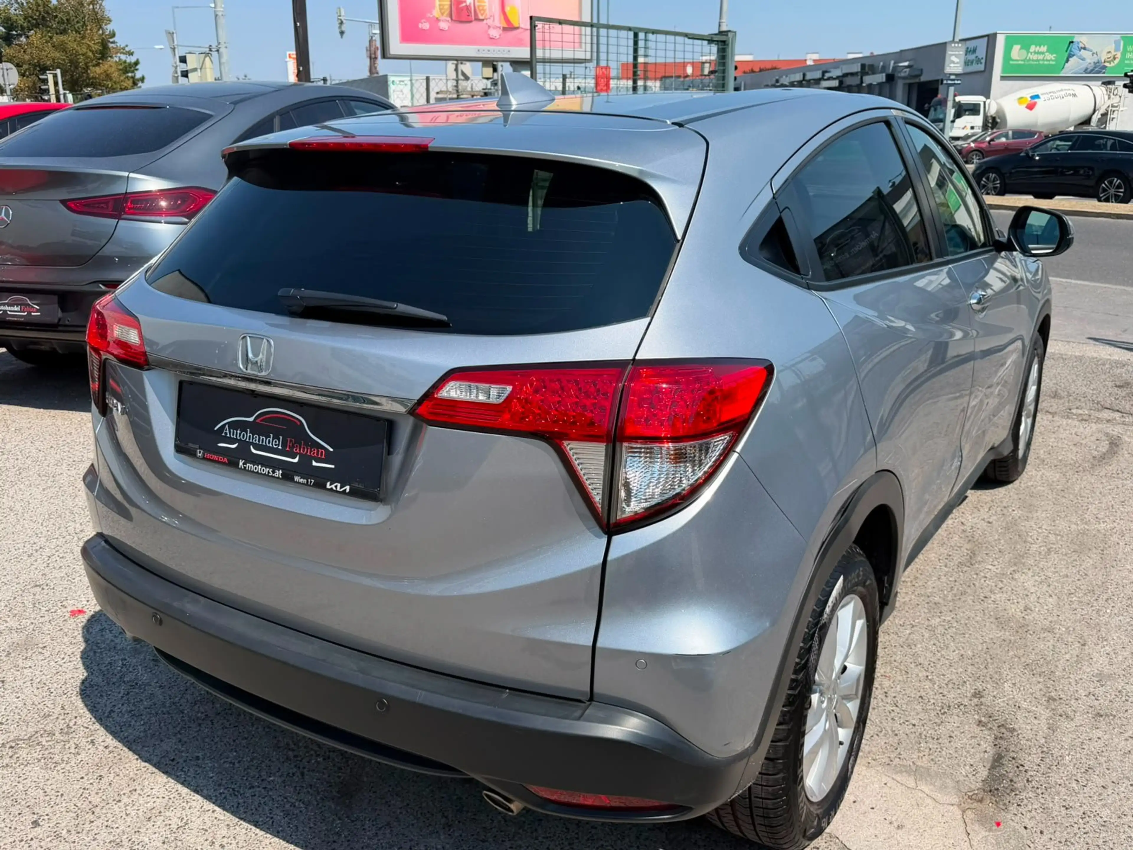 Honda HR-V 1,5 i-VTEC Elegance mit ParkhilfeVorne Navi LED — photo 5