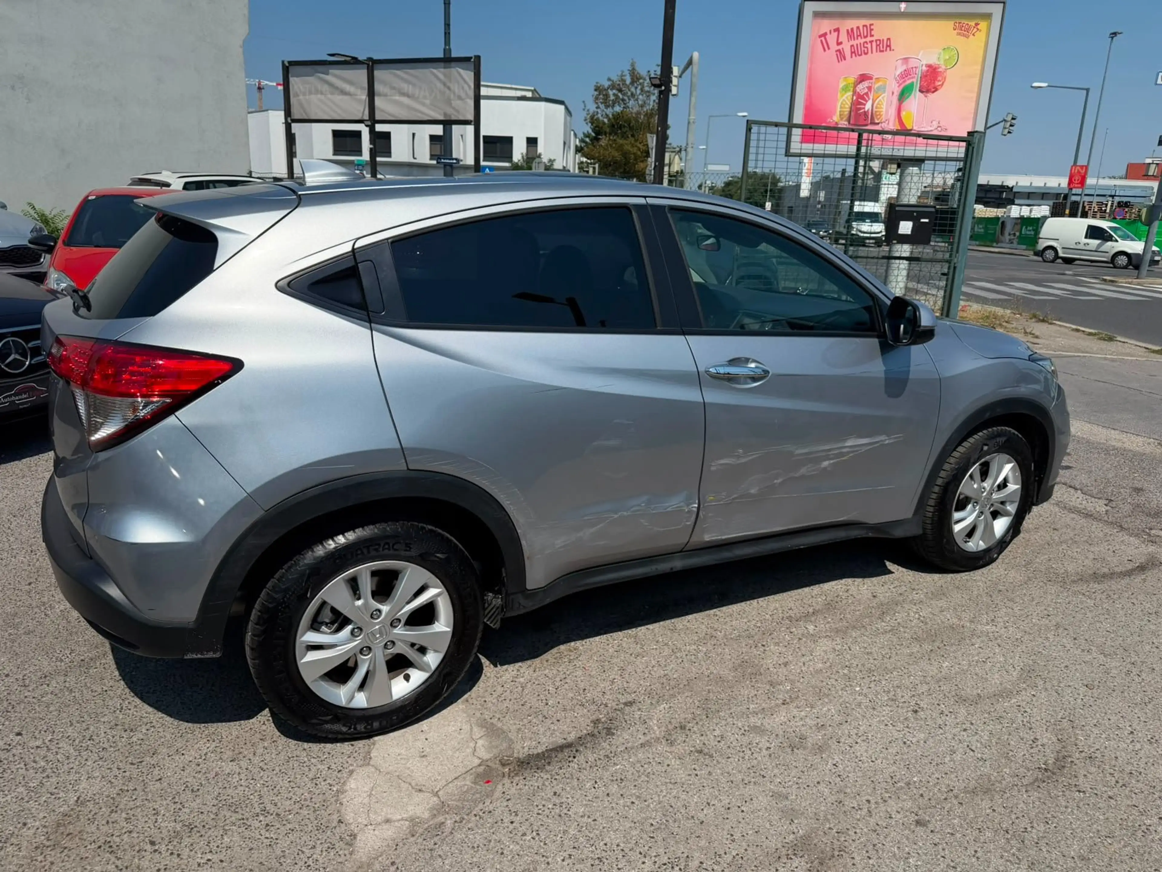 Honda HR-V 1,5 i-VTEC Elegance mit ParkhilfeVorne Navi LED — photo 6
