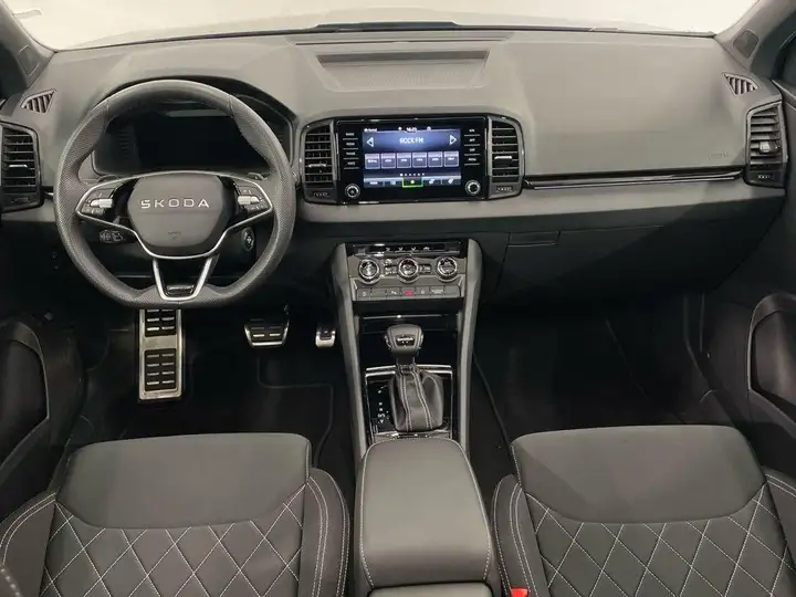 Škoda Karoq SPORTLINE 1.5 TSI DSG ACT 2025, foto 4