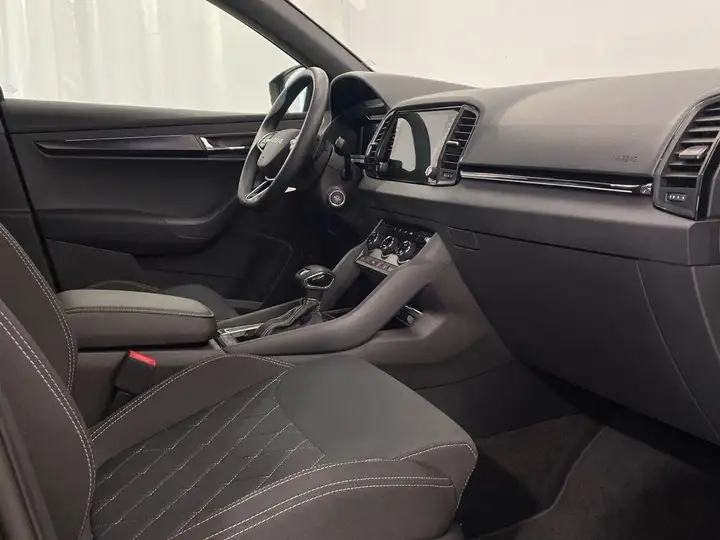 Škoda Karoq SPORTLINE 1.5 TSI DSG ACT 2025, foto 5