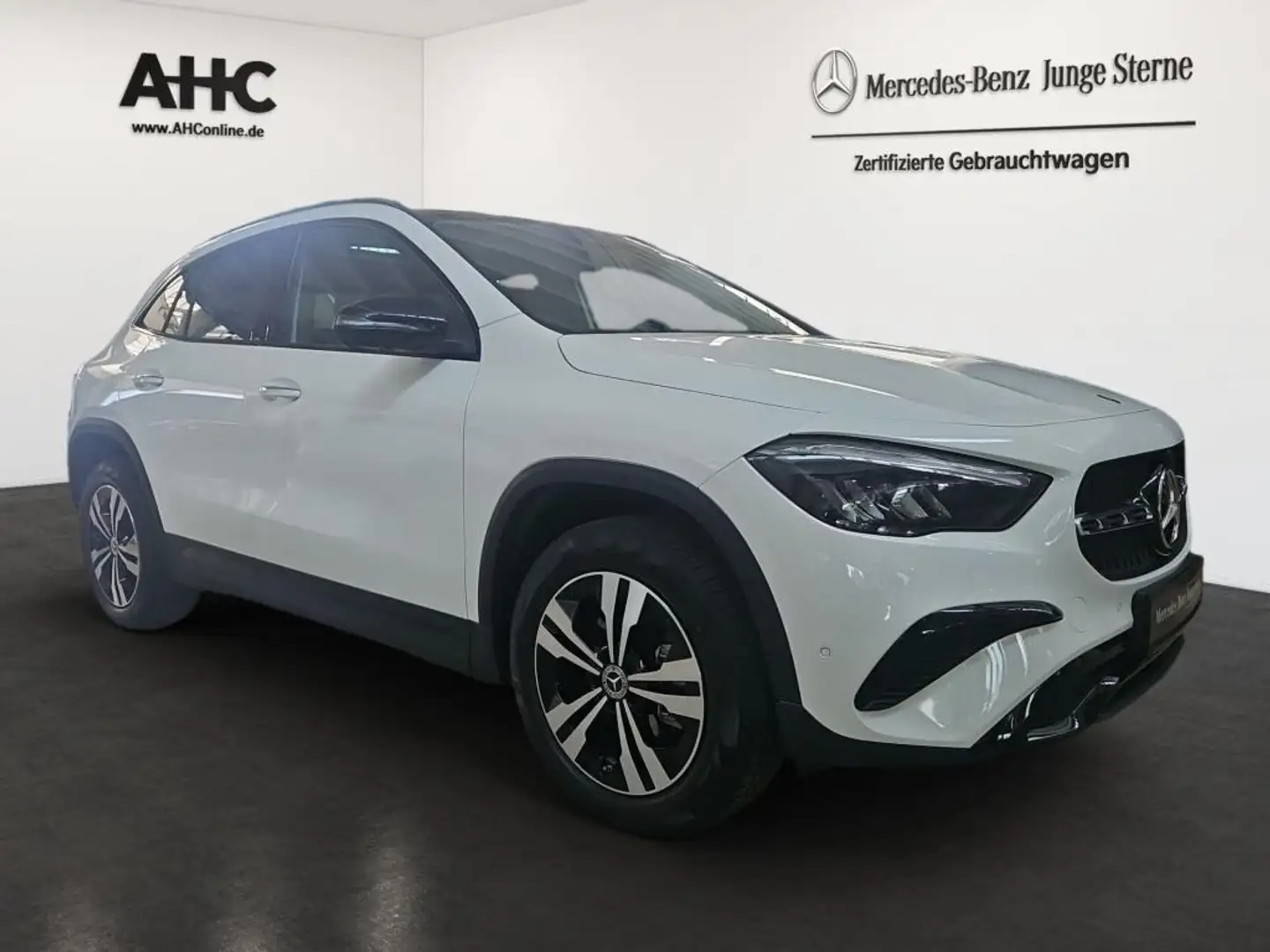 Mercedes-Benz GLA 180 Progressive Totwi. Pano LED SHZ Ambie. Weiß - 2