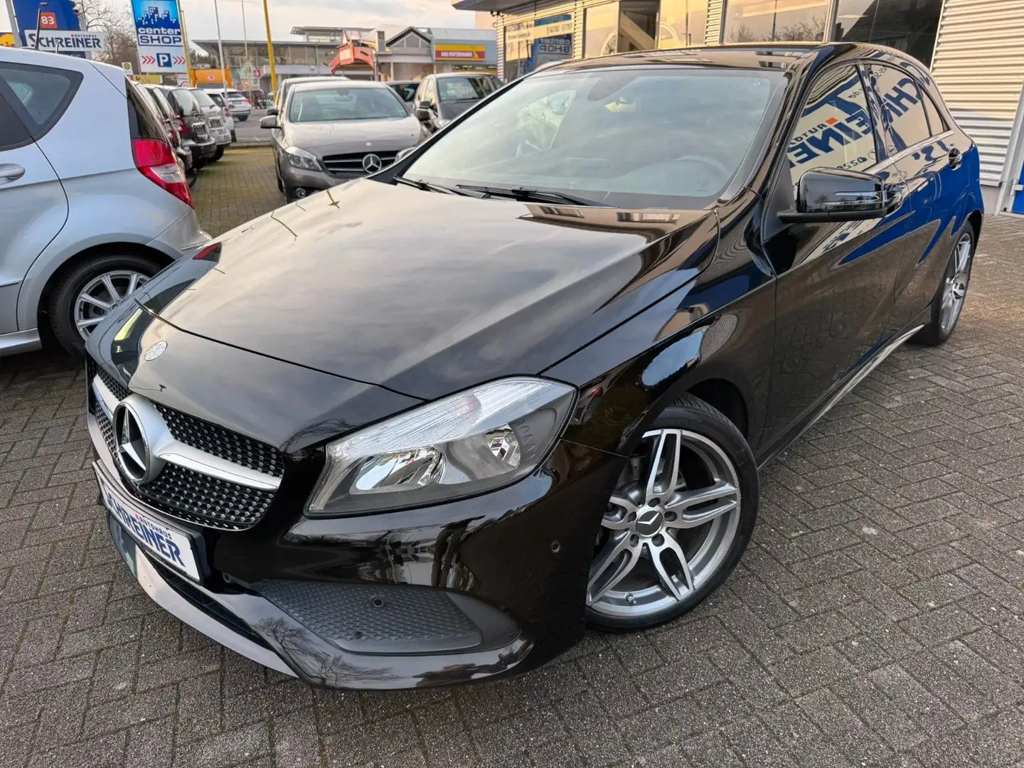 Mercedes-Benz A 180 BlueEfficiency  **AMG Sport**Navi* Schwarz - 2