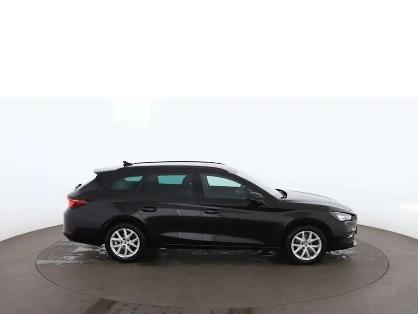 SEAT Leon ST 2.0 TDI Style Aut LED AHK RADAR NAV R-CAM Schwarz - 2