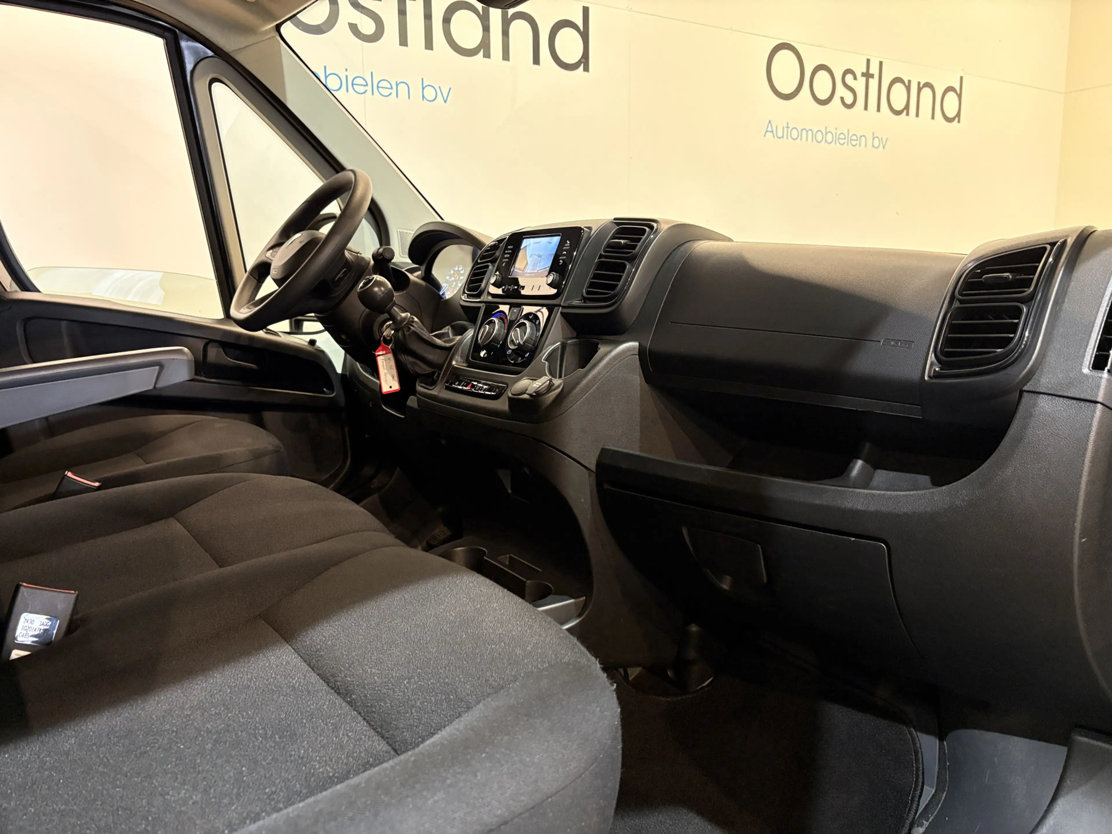 Peugeot Boxer 2.2 BlueHDi 140 PK L3H2 / Airco / Cruise Control / — photo 2